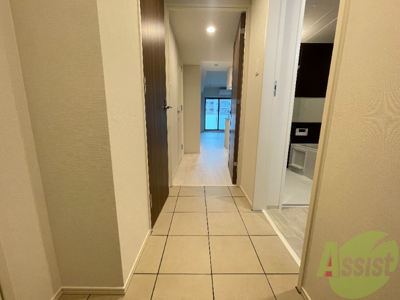 玄関　玄関は、段差が無くフラットで使いやすいですね。