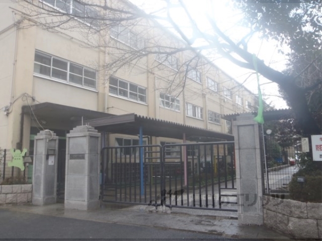 小学校　西京極小学校（小学校）まで980m