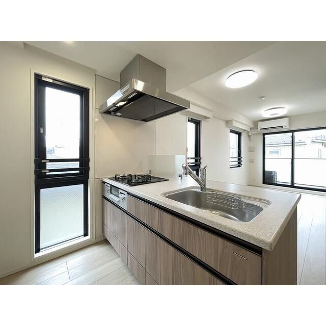 キッチン　コンパクトなキッチンで掃除もラクラク