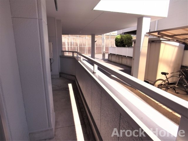 バルコニー　開放的で明るい空間を演出してくれるバルコニーです