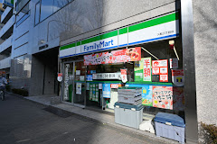 コンビニ　ファミリーマート 入船三丁目店（コンビニ）まで197m