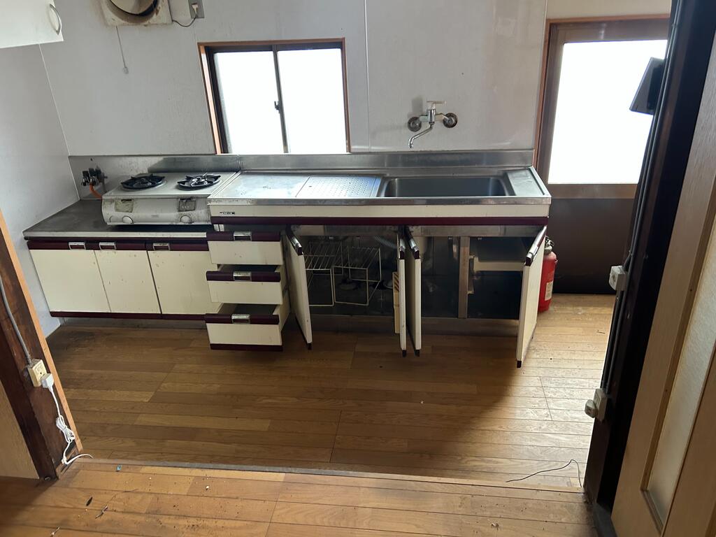 現状渡し 田原市伊良湖町貸家のキッチン写真