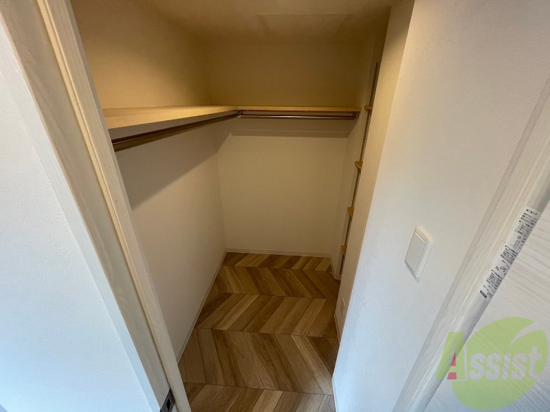 収納　クローゼットは奥行きもあり、荷物が多い方でも安心です。