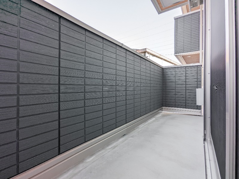 バルコニー　図面と現状に相違がある場合には現状を優先