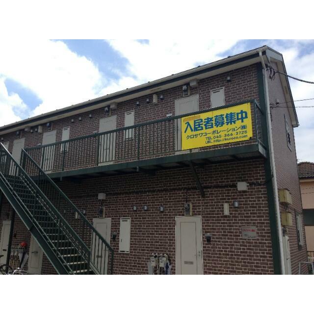 建物外観　ヨーロピアンテイストなレンガ調のオシャレな外観