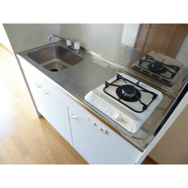 キッチン　一人暮らしに丁度いいサイズのキッチンです