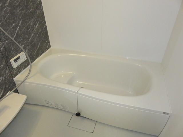 バス・シャワールーム　ゆったりとしたバスルームです