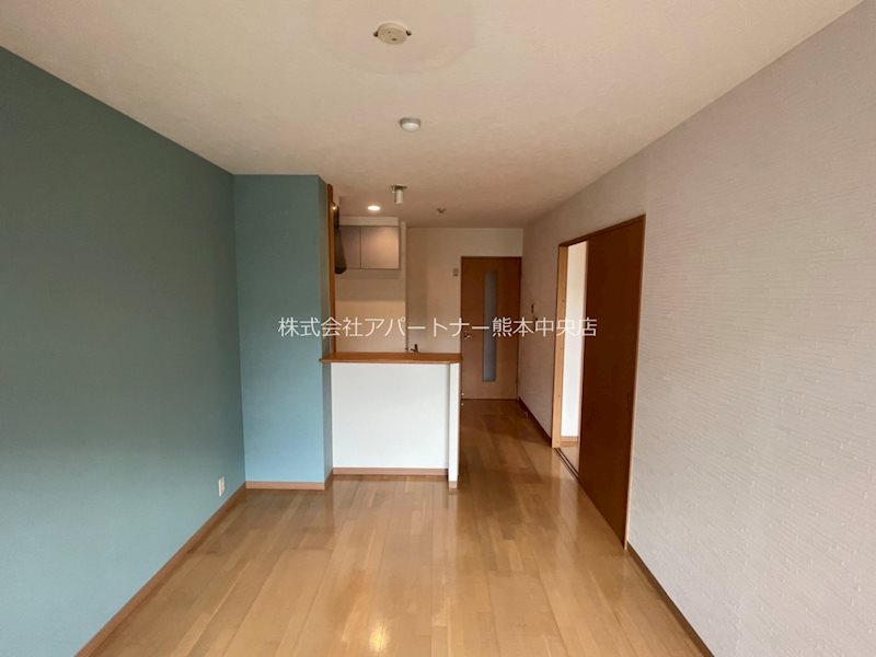 居室・リビング　おしゃれなアクセントクロス！