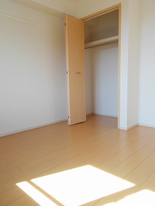 収納　※同タイプの部屋写真です