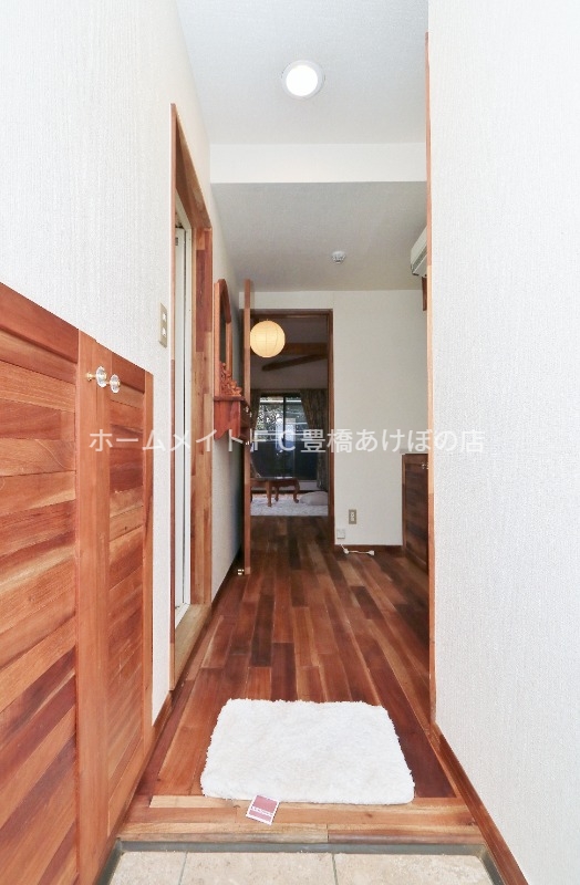 玄関　同型別部屋写真