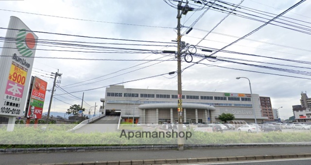 スーパー　サンリブ古賀ハースブラウン（スーパー）まで646m