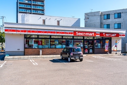 コンビニ　セイコーマート美園10条店（コンビニ）まで276m