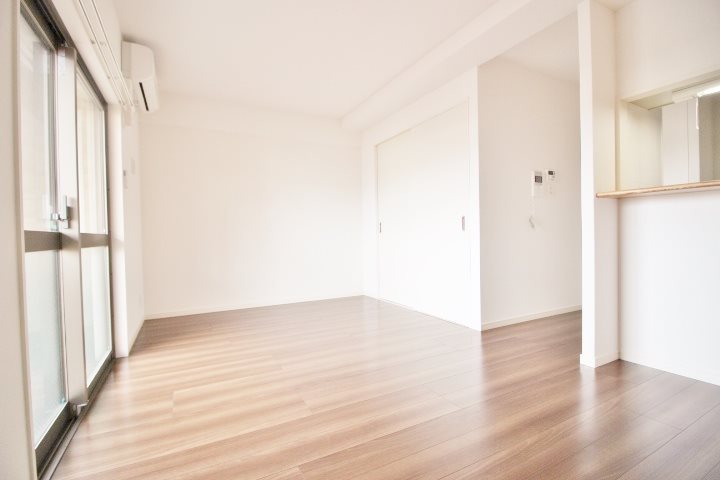 居室・リビング　同間取り402号室