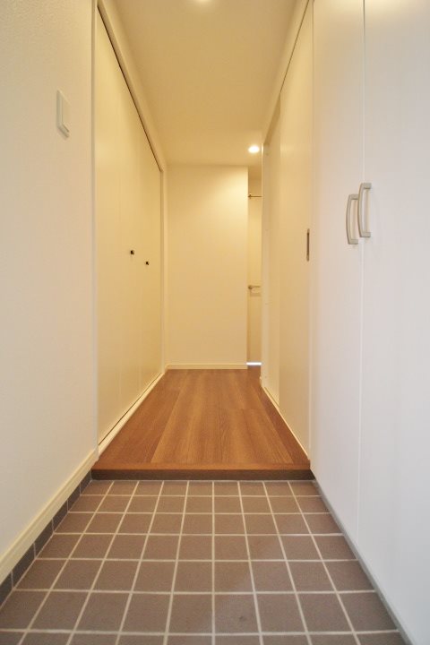 玄関　同間取り402号室