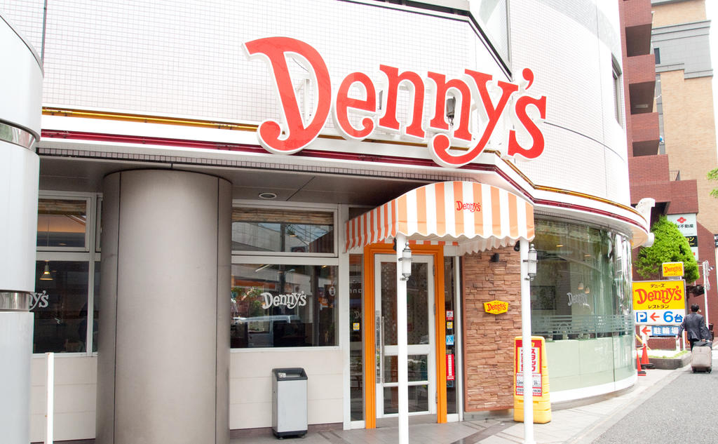飲食店　デニーズ南平台店（飲食店）まで186m