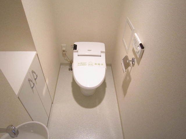 トイレ　★シャワートイレ（タンクレスタイプ）★