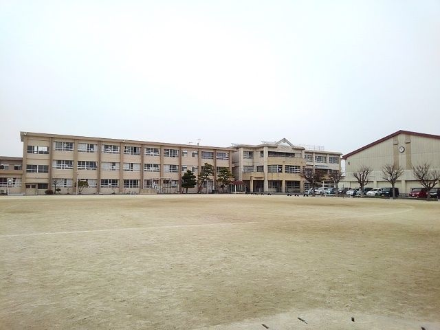 小学校　大善寺小学校（小学校）まで860m