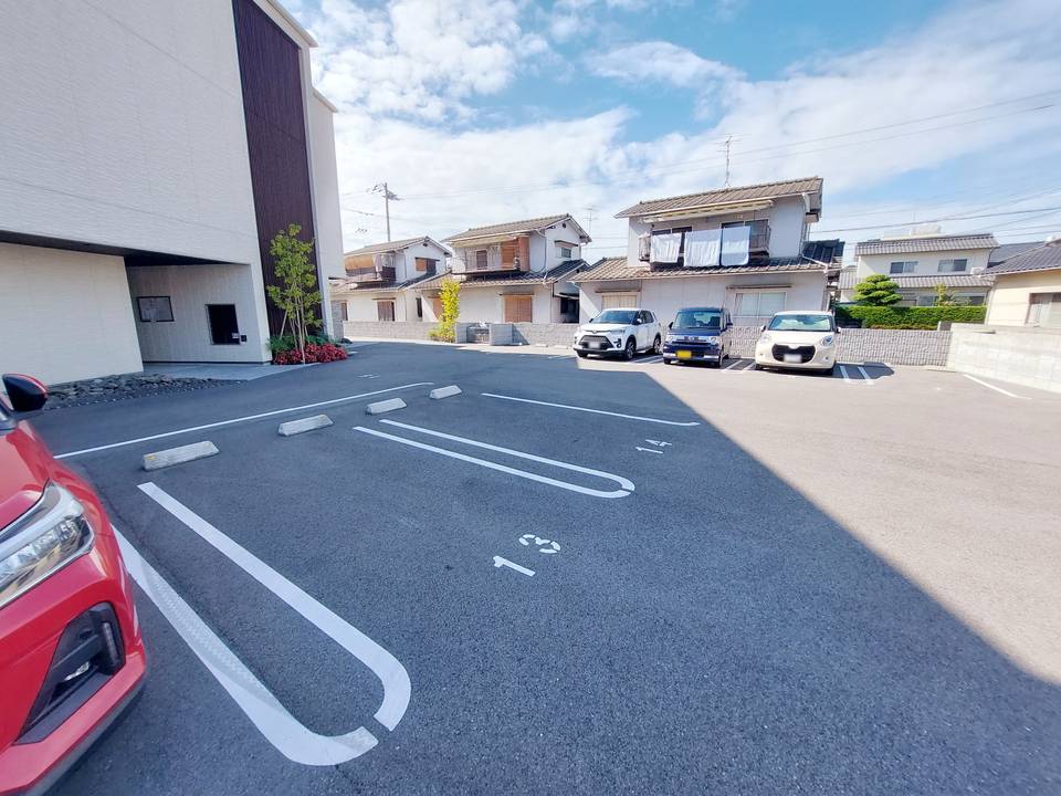 駐車場　駐車場