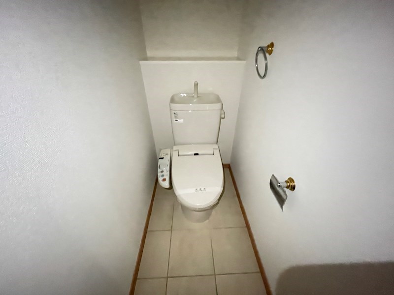 ロイヤルヒル神戸三ノ宮2のトイレ写真