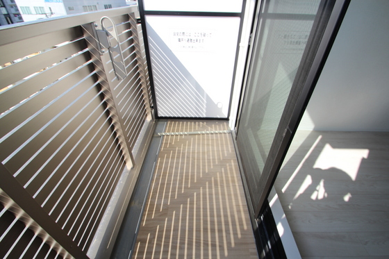 バルコニー　※別の階の写真です。