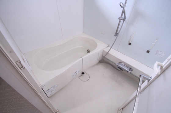 バス・シャワールーム　※別部屋の写真です