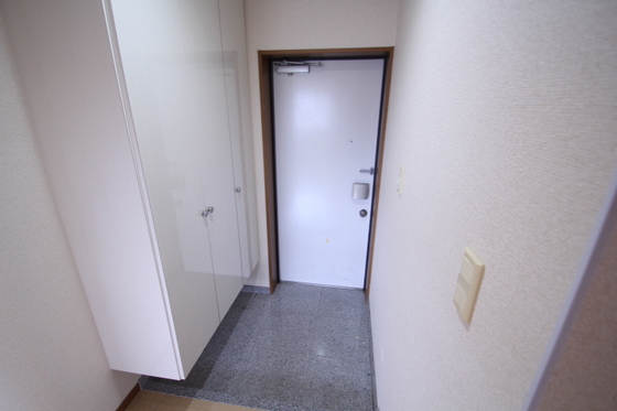 玄関　※別部屋の写真です