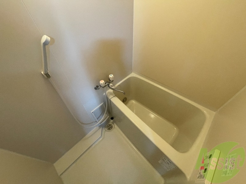 バス・シャワールーム　浴槽スペース的にもゆったり入れると思います。