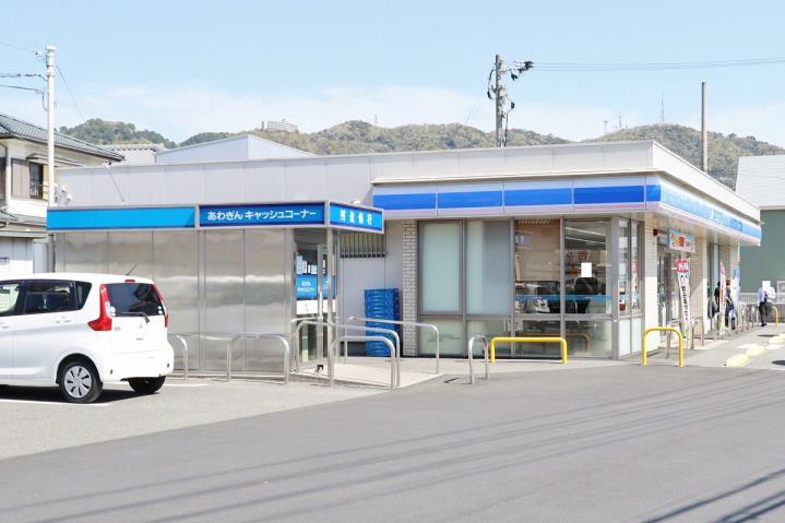 コンビニ　ローソン 徳島八万町下福万店（コンビニ）まで207m