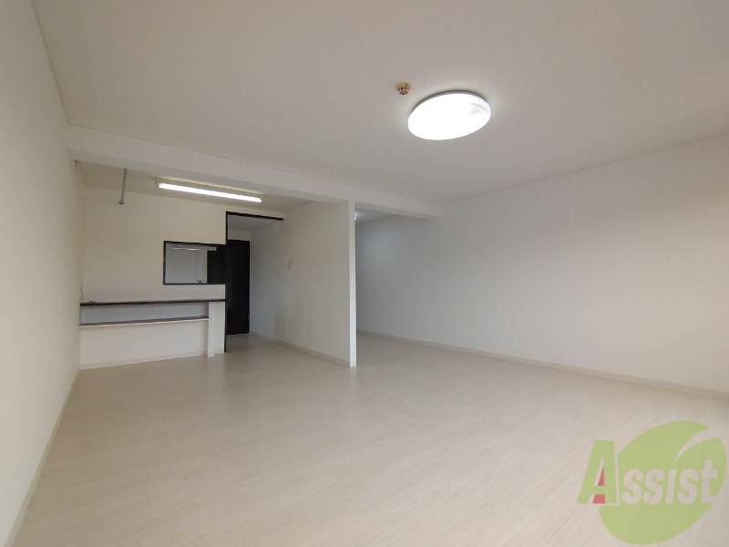 居室・リビング　広々としたお部屋ですね。使い勝手がよさそうですね！