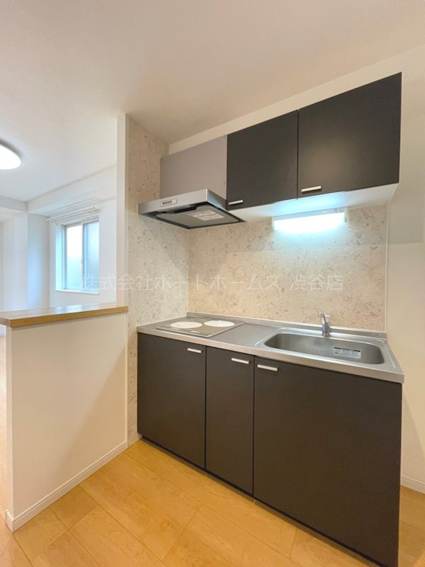 キッチン　お手入れ楽々なIHクッキングヒーターのシステムキッチン♪