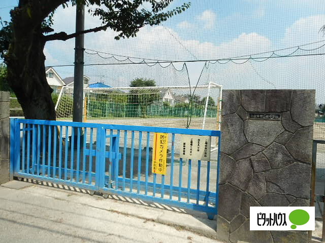 中学校　小金井市立緑中学校（中学校）まで872m