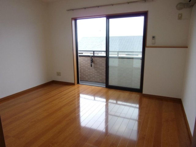 居室・リビング　別号室参考写真