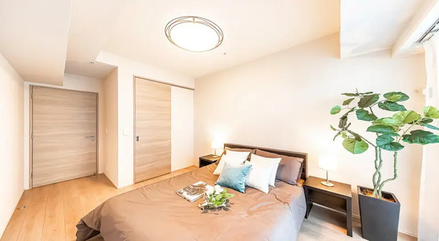 その他部屋・スペース　＜洋室６．５帖＞各洋室にウォークインクローゼットがございます