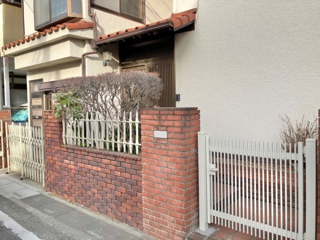 エントランス　ゆとりのあるエントランスです