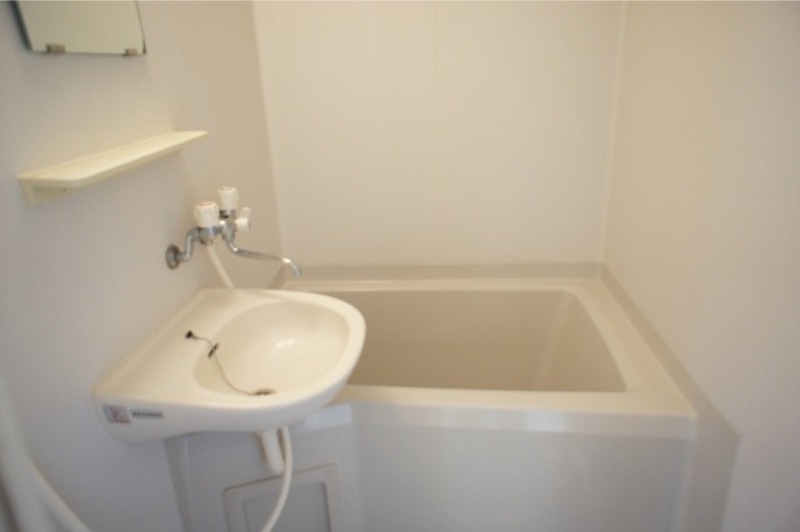 バス・シャワールーム　図面と現状に相違がある場合には現状を優先