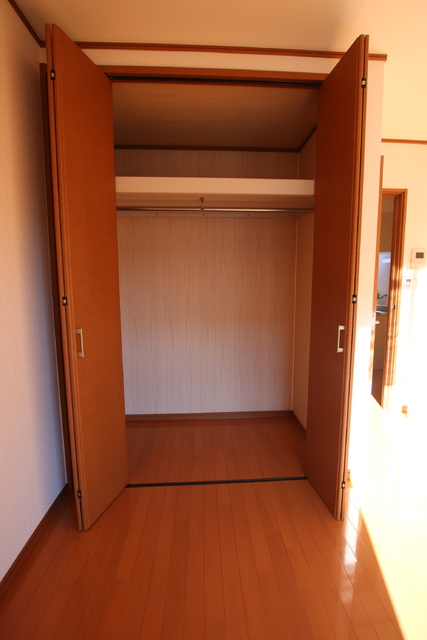 収納　【幅奥行きのあるクロゼット♪】