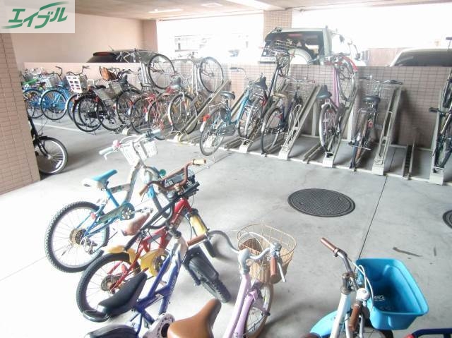 駐車場　駐輪場