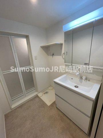 洗面設備　使いやすい洗面所です