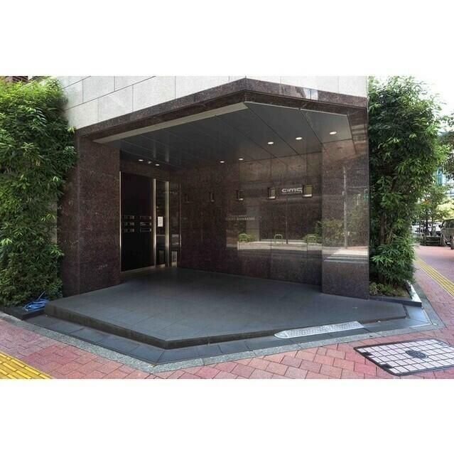 エントランス　建物の内部です