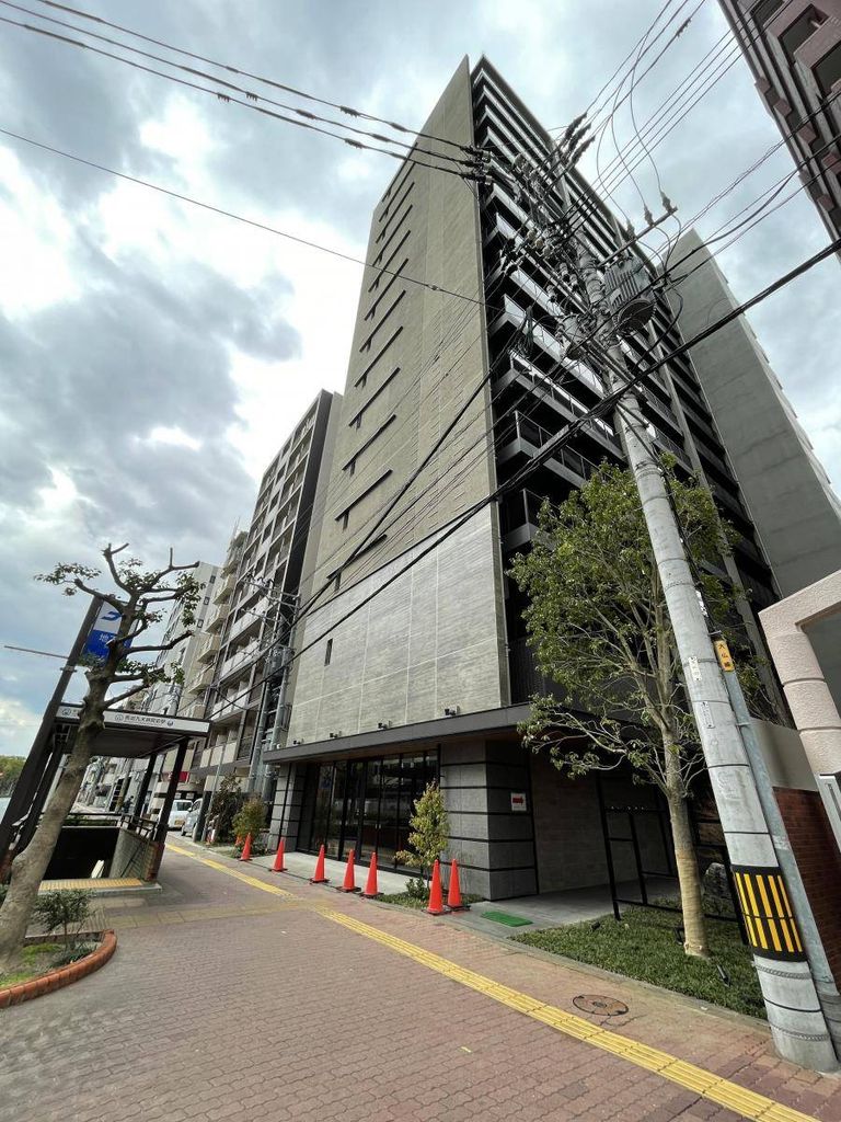 建物外観　駐車場