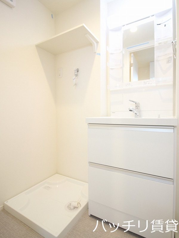 洗面設備　画像は別号室タイプの為、現状を優先致します。