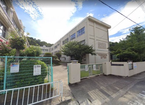 小学校　和歌山市立名草小学校（小学校）まで1116m