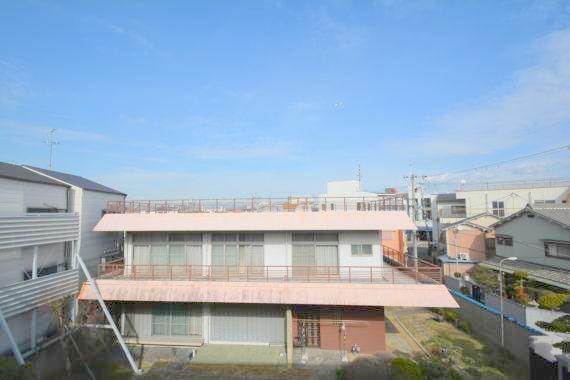 眺望　この見晴らしが明るいお部屋を作ってますよ。