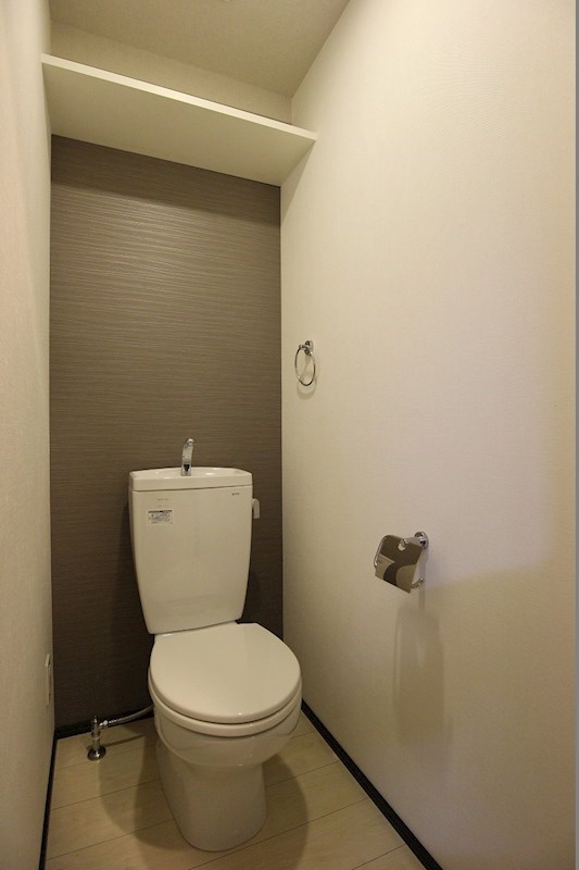 トイレ　実際のお部屋は写真を準備中の為、別号室の写真を参考下さい。