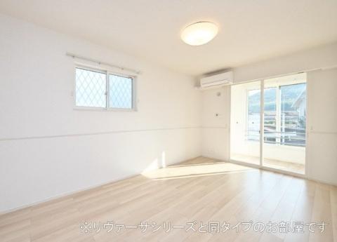 眺望　リビングエアコン、照明完備