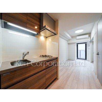 キッチン　同タイプ4階のお部屋を撮影。仕様が異なることがあります。