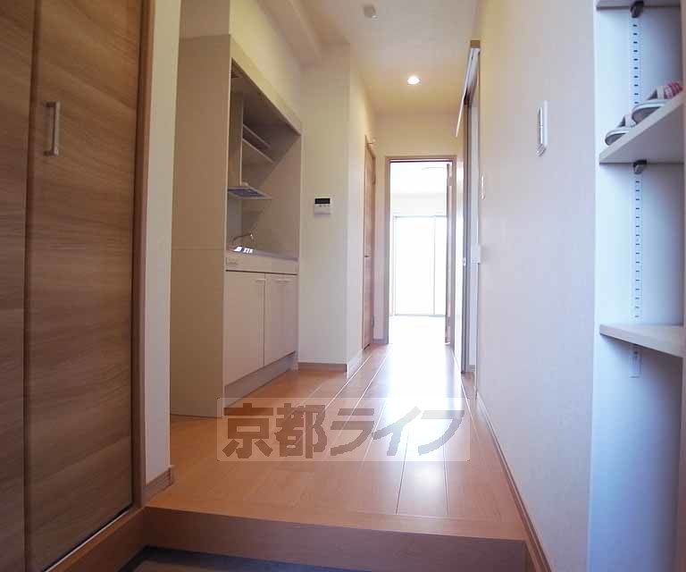 その他部屋・スペース　明るい廊下です。