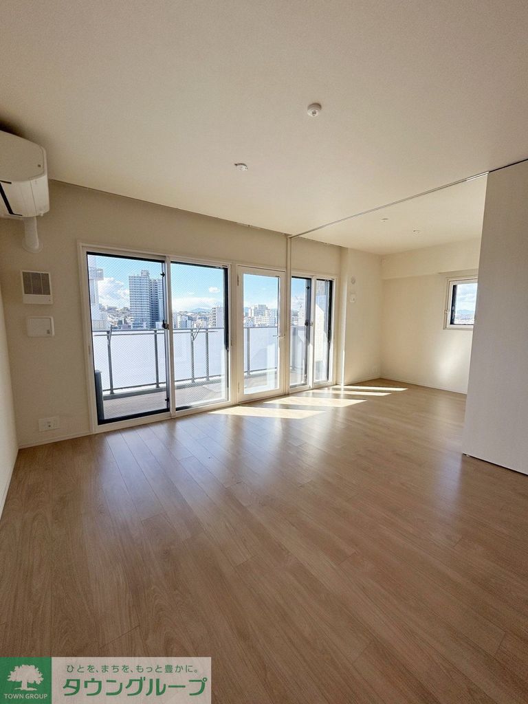 居室・リビング　リビングダイニング(洋室3のスライディングウォール開放時)