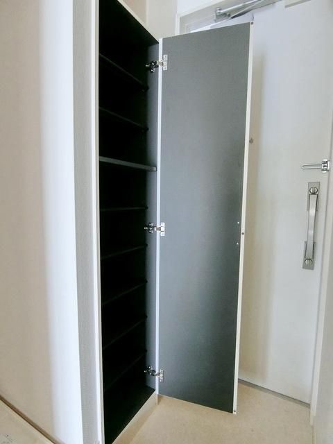 玄関　♪お気に入りの靴をたくさん入れて下さい♪