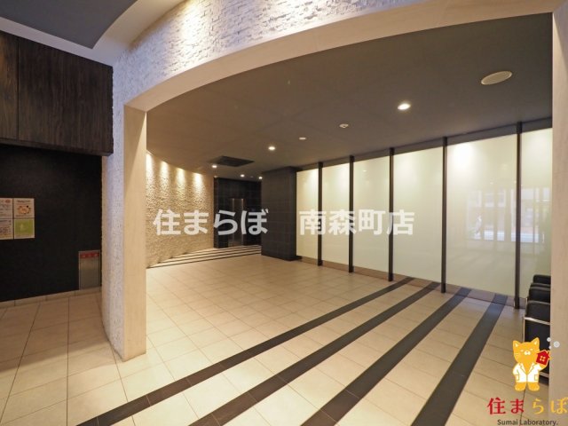 エントランス　「暮らしの設計図は、ここから始まります。」